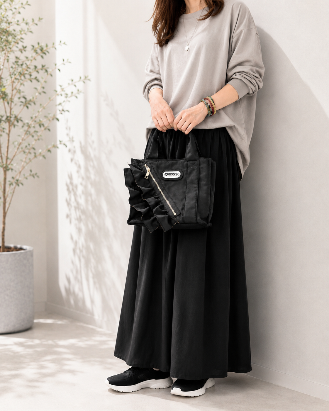 Mini frill tote bag <BLACK> /RISLEY
