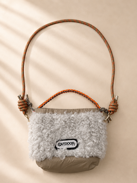 Reversible faux fur quilted bag <IVORY> /RISLEY