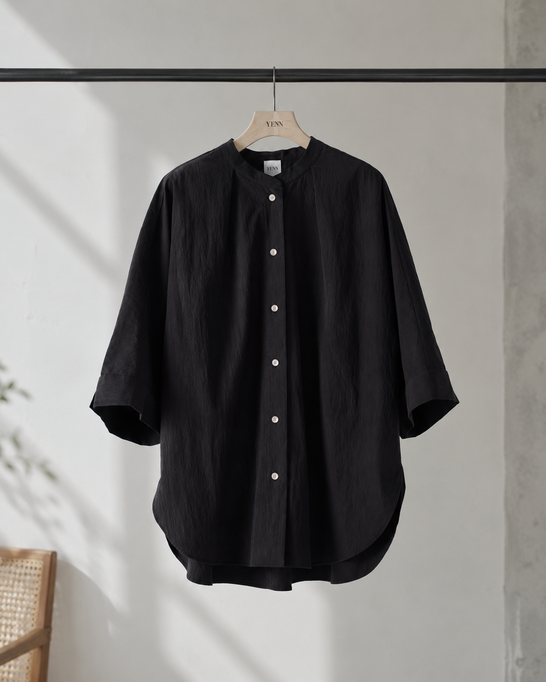 ROUND FORM SHIRT / YENN