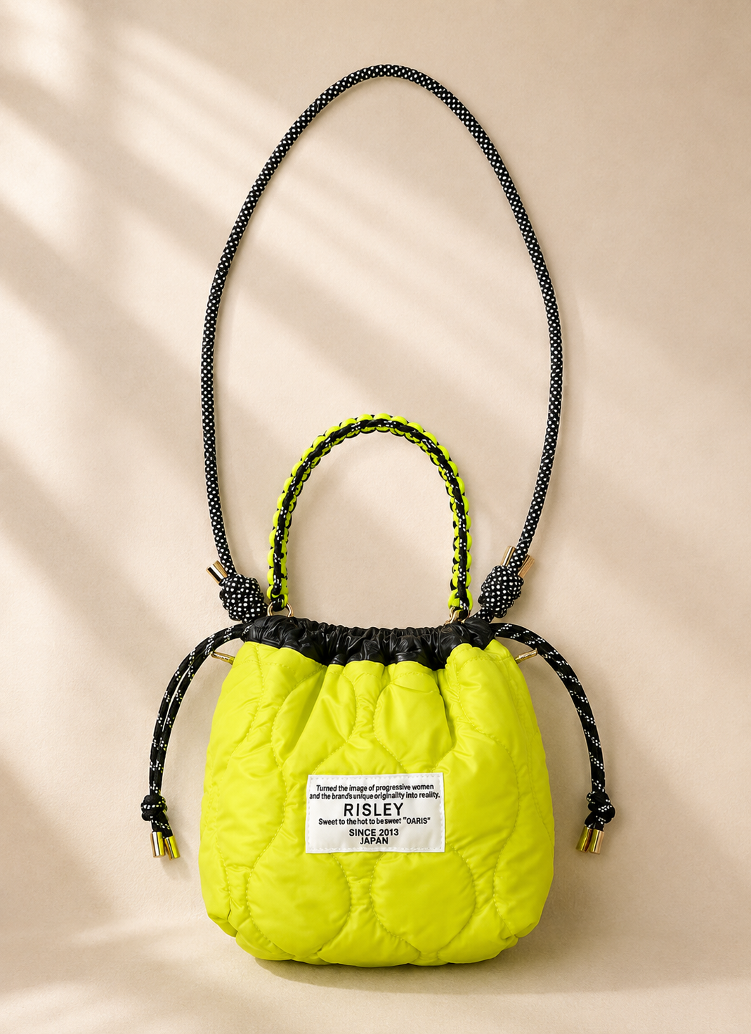 Reversible faux fur quilted bag <CHARCOAL> /RISLEY