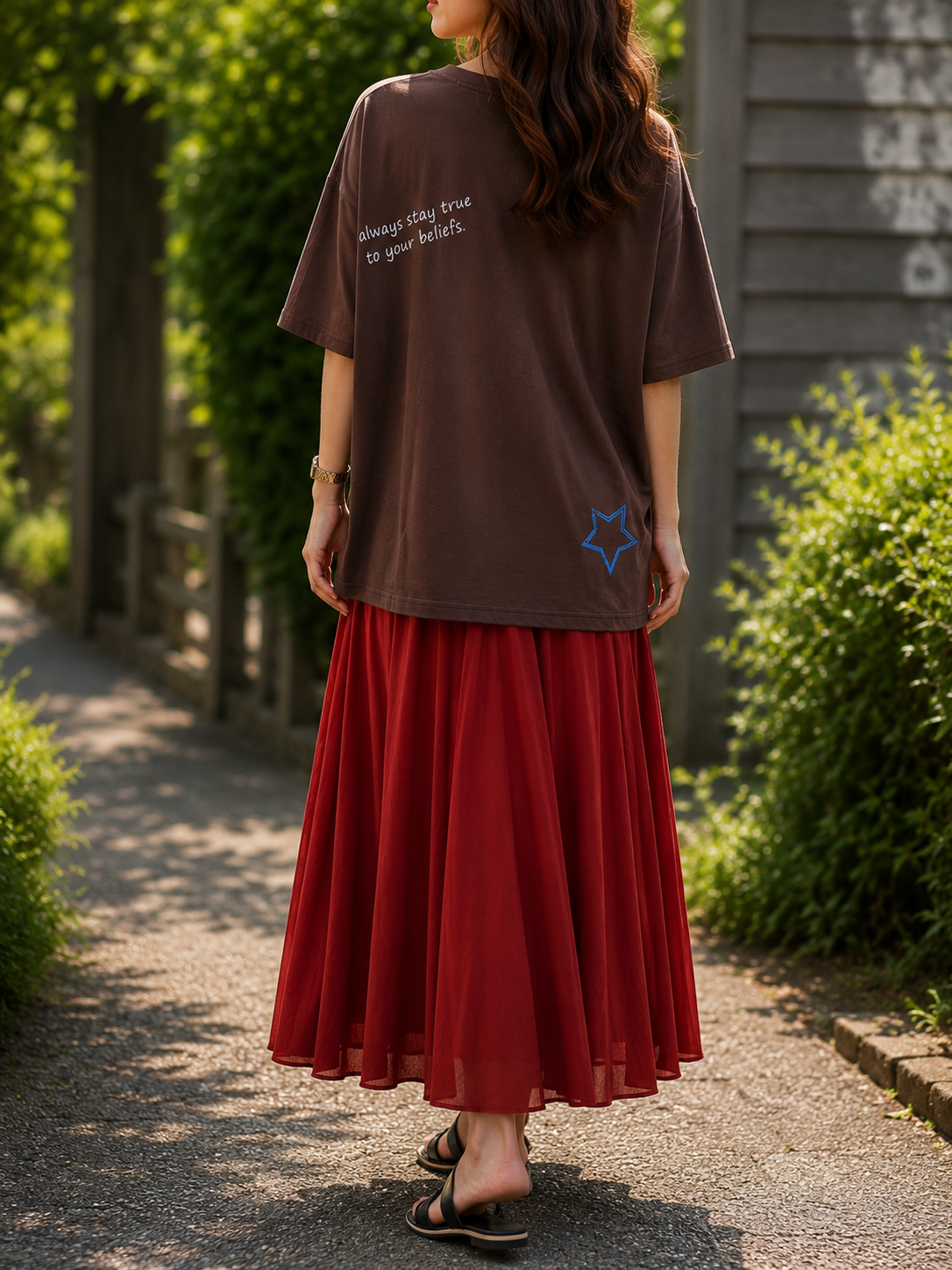 マルチグラフィックフレアTシャツ/ Praia