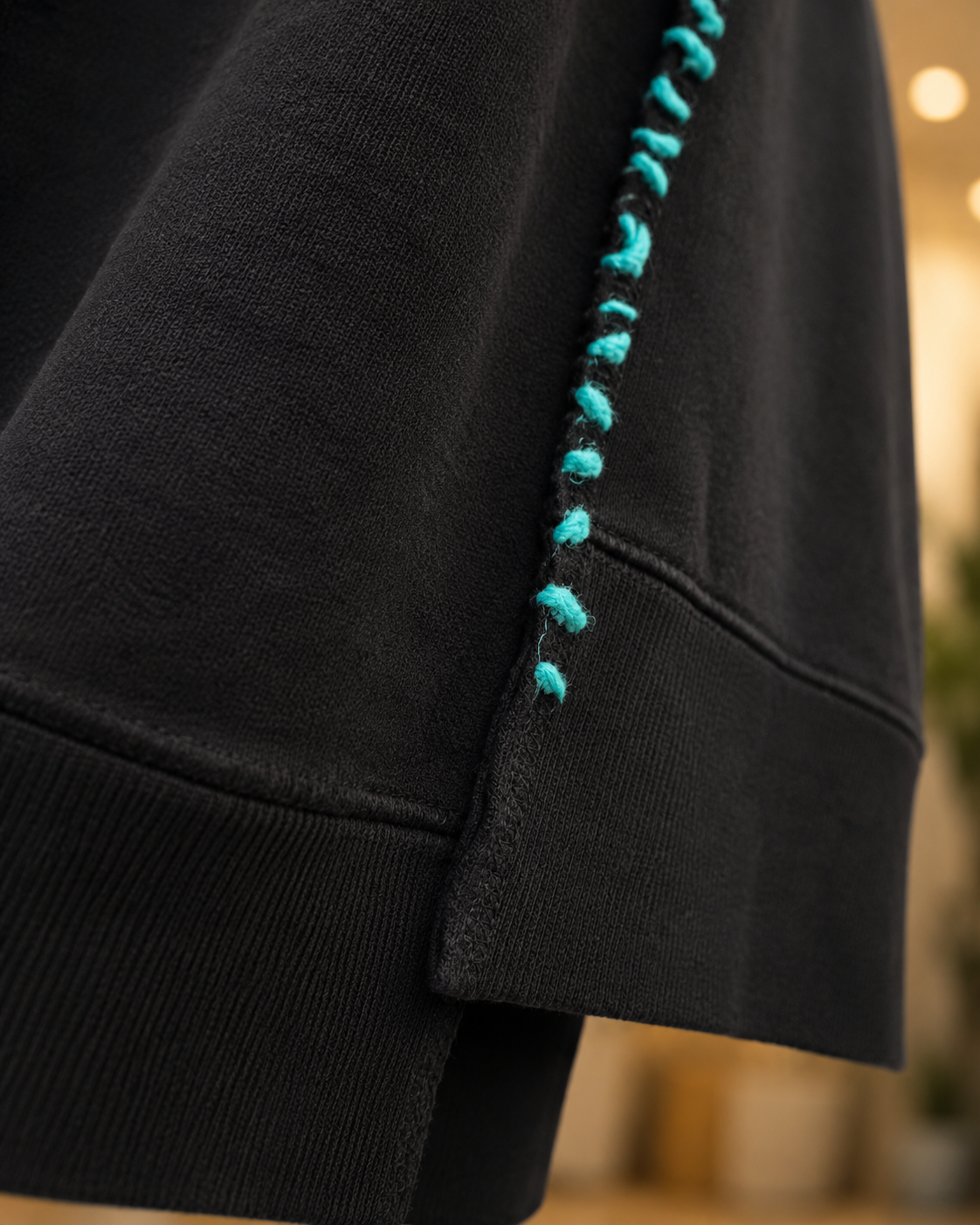 Hand-stitched sweatshirt <black> / RISLEY