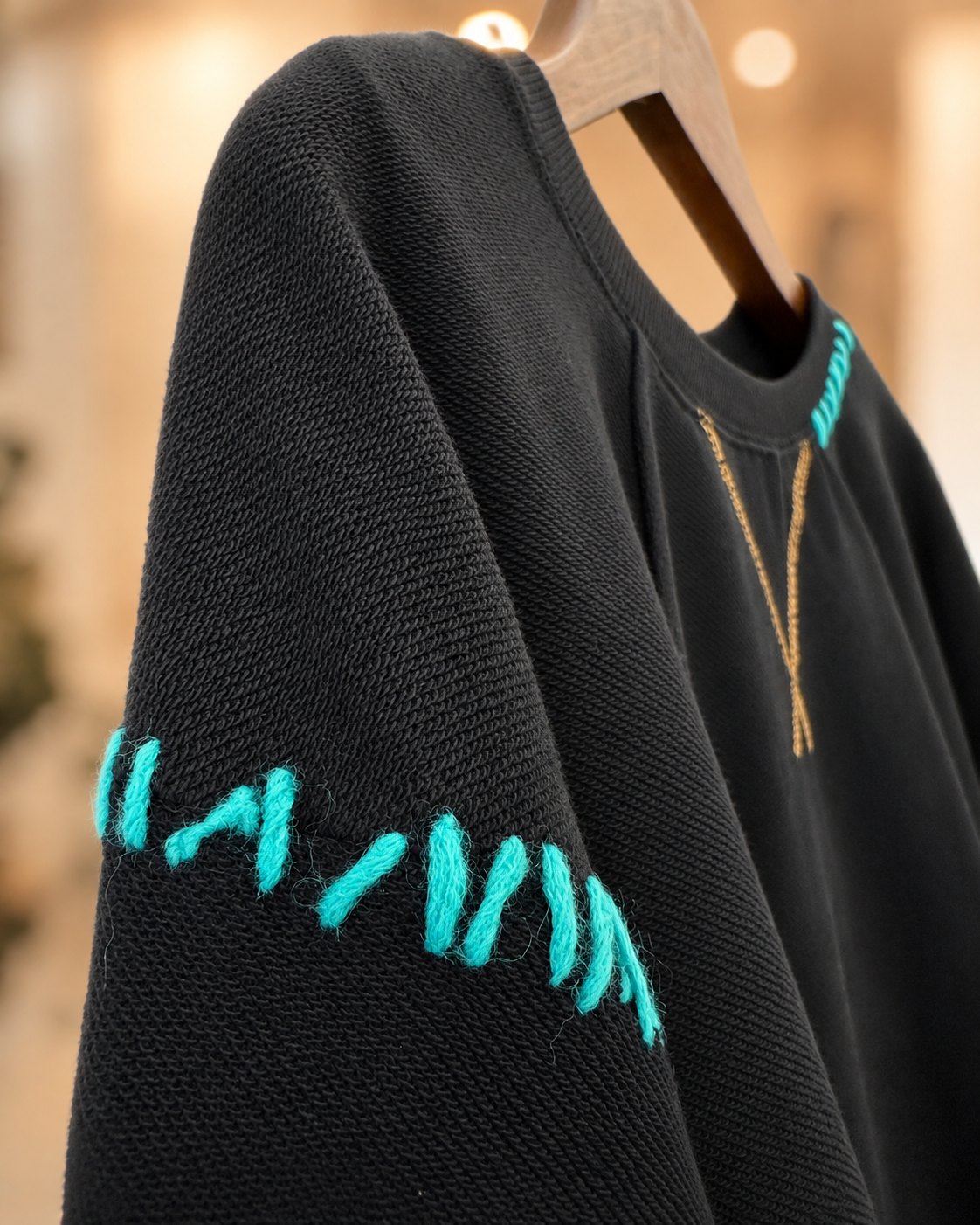 Hand-stitched sweatshirt <black> / RISLEY