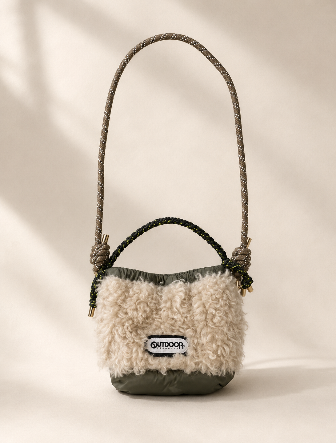 Reversible faux fur quilted bag <BEIGE> /RISLEY