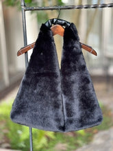 画像をギャラリービューアに読み込む, ECOファーBAG / PRIORITY
