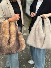 画像をギャラリービューアに読み込む, ECOファーBAG / PRIORITY
