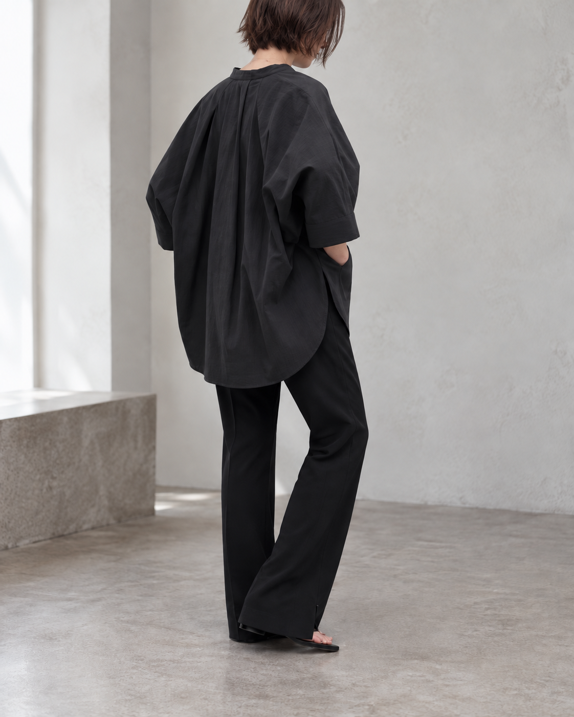 ROUND FORM SHIRT / YENN
