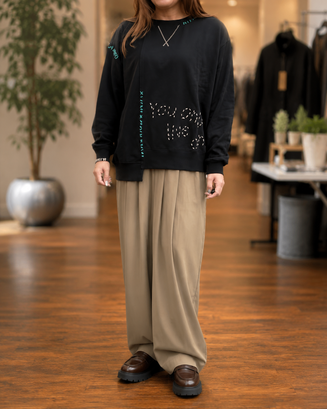 Hand-stitched sweatshirt <black> / RISLEY