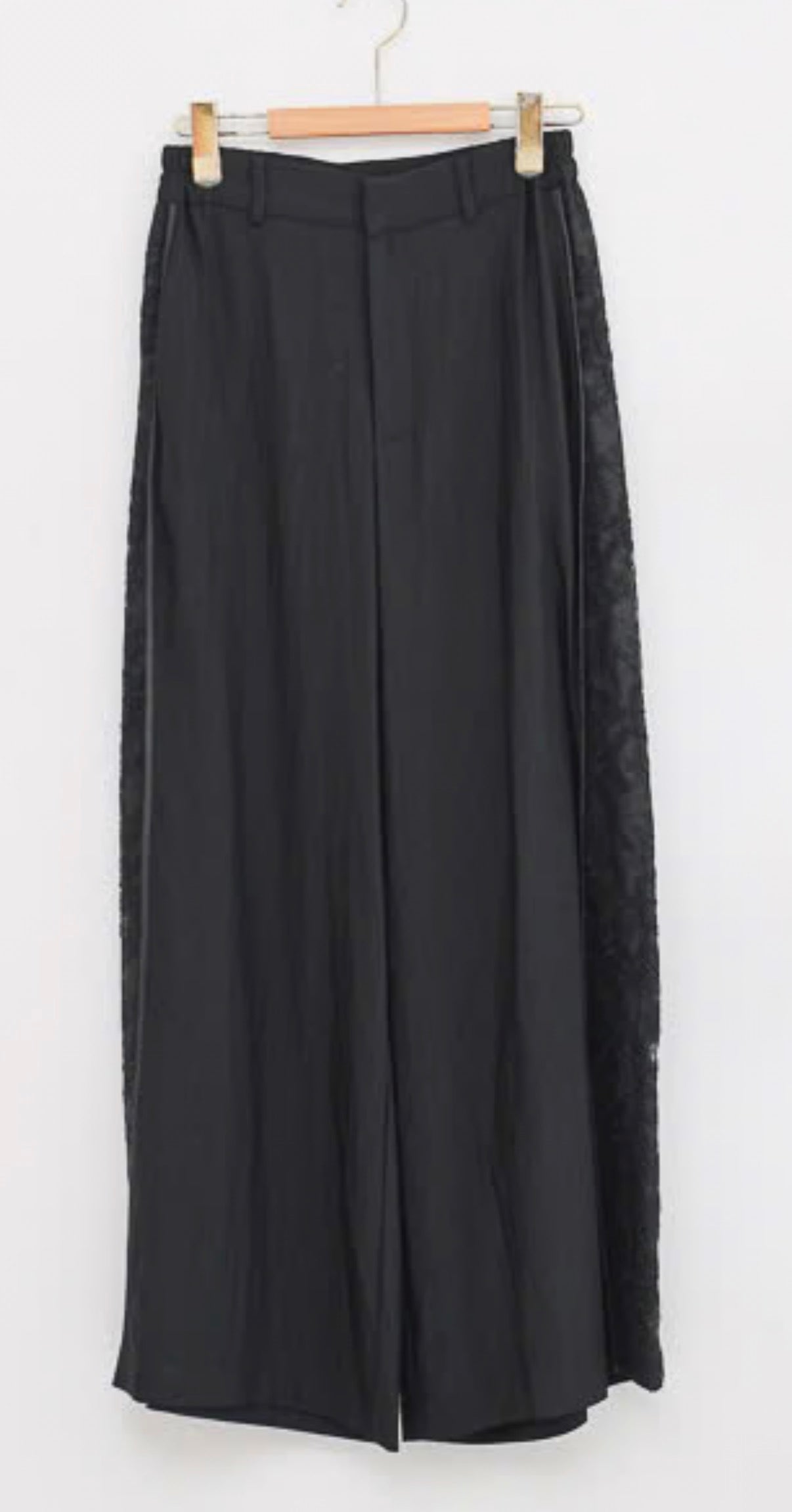 Lace paneled pants / RISLEY